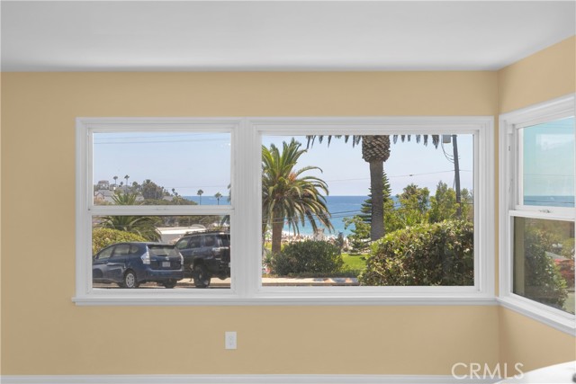 220 Cliff Drive, Laguna Beach CA: https://media.crmls.org/medias/da7fca06-0688-4831-9046-1475e255a6d8.jpg