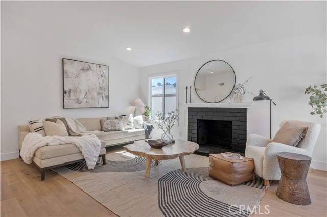 24166 Fortune Drive, Lake Forest CA: https://media.crmls.org/medias/da7ff05c-6024-4432-b904-1e5b993b2ba3.jpg