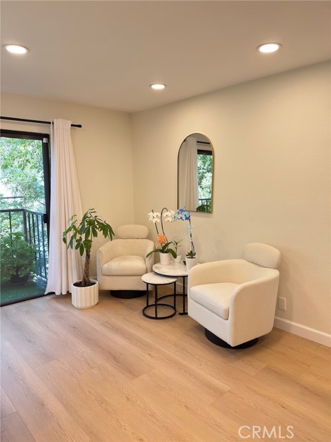 Detail Gallery Image 5 of 29 For 11311 Tampa #4,  Porter Ranch,  CA 91326 - 3 Beds | 1/2 Baths