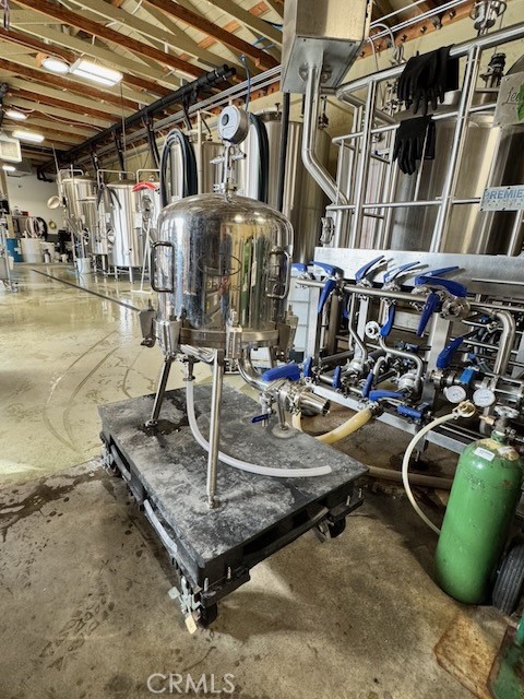 585 E Thompson Boulevard, Ventura CA: https://media.crmls.org/medias/da803ee6-a17f-4925-9eee-90d0d43b9204.jpg