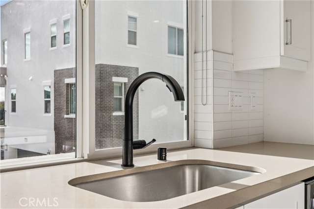 170 Fable, Irvine CA: https://media.crmls.org/medias/da812750-e8aa-430a-b5e6-40b41ed54b79.jpg