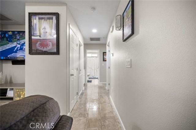 Detail Gallery Image 11 of 17 For 7590 Arrowhead Lake Rd, Hesperia,  CA 92345 - 4 Beds | 2 Baths