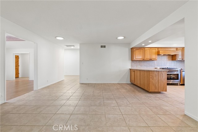 Detail Gallery Image 7 of 47 For 425 Calle De Castellana, Redondo Beach,  CA 90277 - 4 Beds | 2/1 Baths