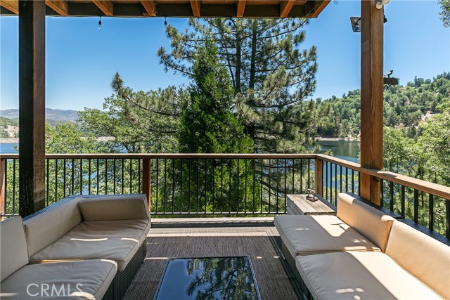 Detail Gallery Image 31 of 40 For 537 Canyon View Rd, Lake Arrowhead,  CA 92321 - 4 Beds | 3/1 Baths