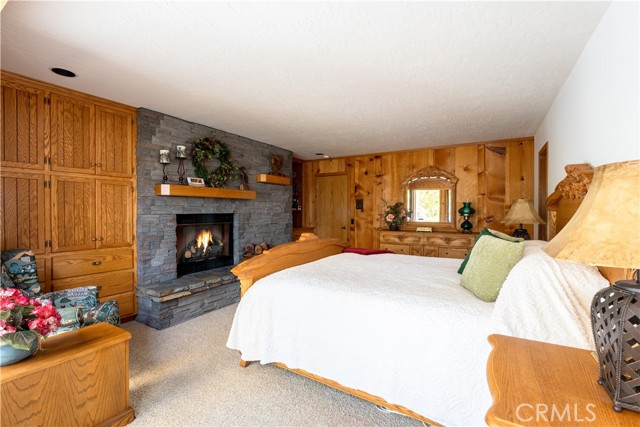 Detail Gallery Image 25 of 49 For 39451 Lake Dr, Big Bear Lake,  CA 92315 - 4 Beds | 3 Baths