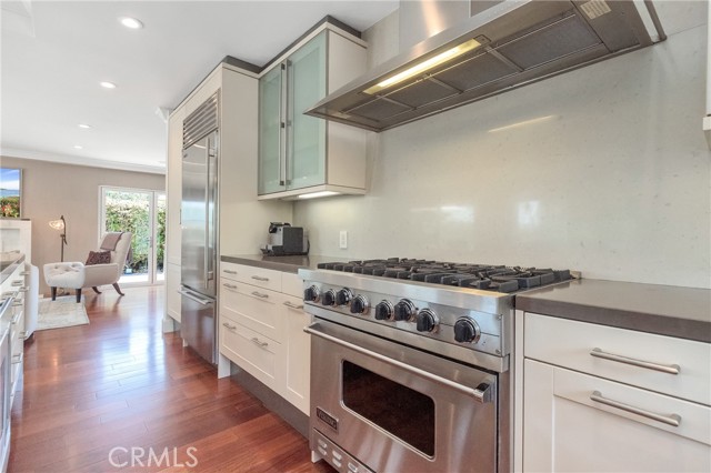 Detail Gallery Image 9 of 27 For 2897 Chateau Way, Laguna Beach,  CA 92651 - 3 Beds | 2 Baths