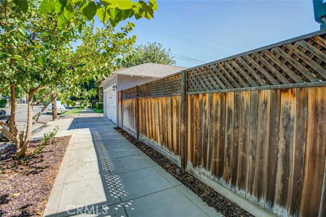 Detail Gallery Image 24 of 60 For 2124 20th St, Bakersfield,  CA 93301 - 4 Beds | 3/1 Baths