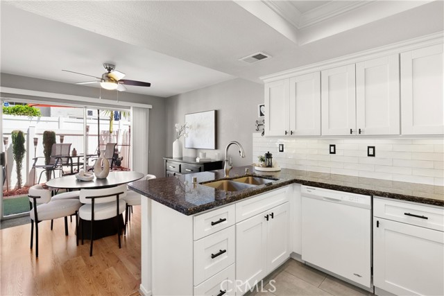 8 Geranium, Rancho Santa Margarita CA: https://media.crmls.org/medias/da84642e-b056-4ee0-b501-b573a74d6ff8.jpg