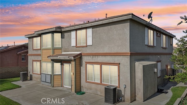 Detail Gallery Image 2 of 75 For 4805 Dovehurst Way, Fontana,  CA 92336 - 4 Beds | 4 Baths