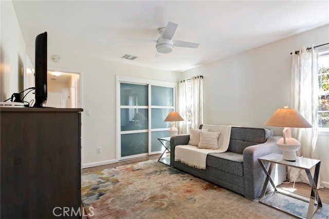 14724 Cumpston Street photo 27
