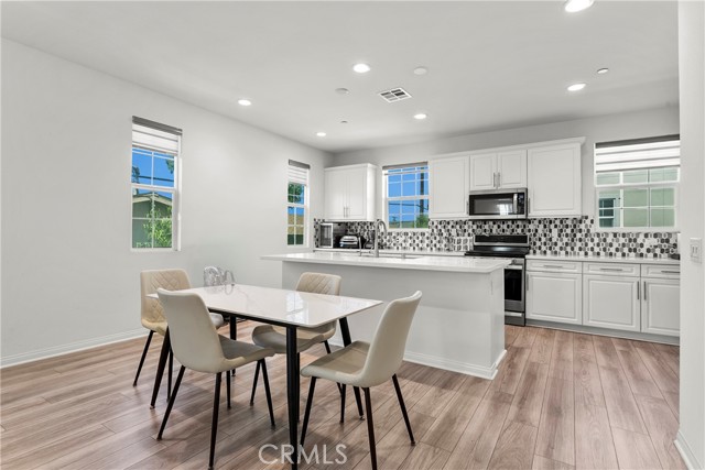 6902 Sagebrush Circle, Buena Park CA: https://media.crmls.org/medias/da84e376-f839-4f46-983a-ae60b47ed3f9.jpg