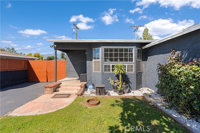 Detail Gallery Image 1 of 39 For 231 E Wyland Way, Monrovia,  CA 91016 - 3 Beds | 2 Baths
