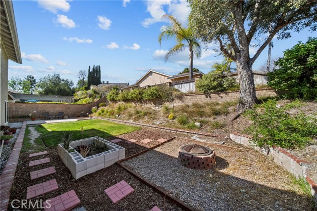 Detail Gallery Image 36 of 44 For 16503 Fairglade, Canyon Country,  CA 91387 - 4 Beds | 3 Baths