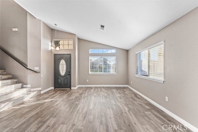 Detail Gallery Image 12 of 51 For 3910 Whirlwind Dr, Bakersfield,  CA 93313 - 3 Beds | 3 Baths