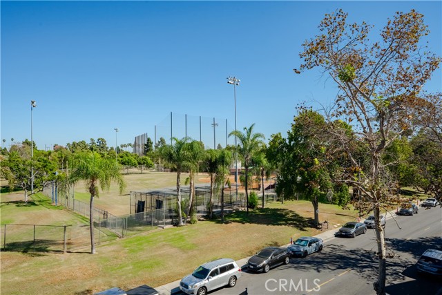 1061 Park Avenue, 306 photo 11