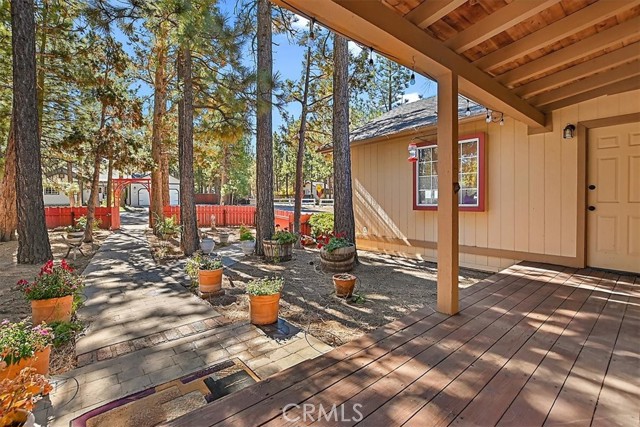 Detail Gallery Image 5 of 29 For 401 E Angeles Bld, Big Bear City,  CA 92314 - 3 Beds | 2 Baths