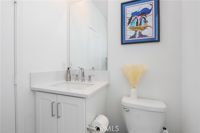 Detail Gallery Image 9 of 25 For 1096 N Anaheim Blvd., Anaheim,  CA 92801 - 4 Beds | 3/1 Baths