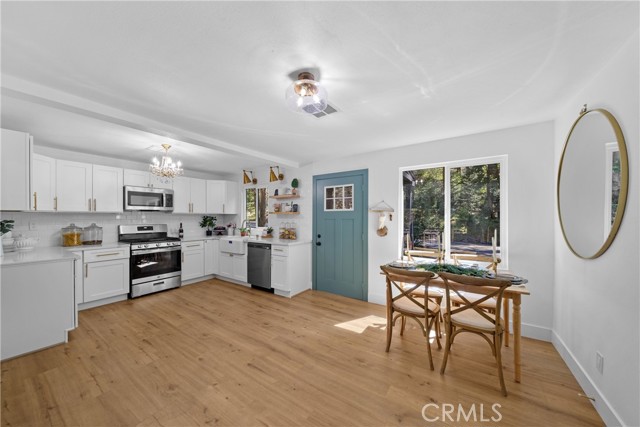 22384 Crest Forest Road, Cedarpines Park CA: https://media.crmls.org/medias/da890804-9767-48bb-b245-5cc385137ccc.jpg