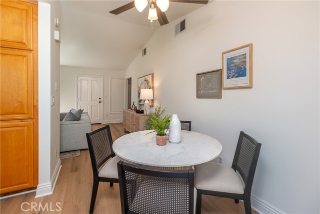 Detail Gallery Image 9 of 40 For 23405 Gaucho Ct, Valencia,  CA 91355 - 2 Beds | 2 Baths