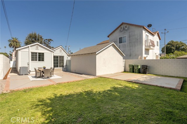 433 N Osage Avenue, Inglewood CA: https://media.crmls.org/medias/da89d1b0-7918-44ab-a6a0-3cd065efae34.jpg