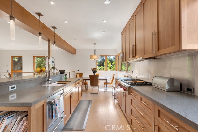 Detail Gallery Image 9 of 40 For 4315 Morro Dr, Woodland Hills,  CA 91364 - 3 Beds | 3/1 Baths