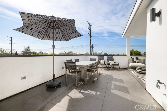 3660 Beethoven Street, Los Angeles CA: https://media.crmls.org/medias/da8aa2d8-e551-45f7-be7b-3f35218916ce.jpg