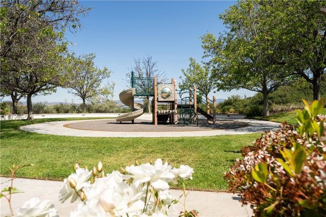 26814 Fairlain Drive, Valencia CA: https://media.crmls.org/medias/da8b5c51-ac8b-44b6-be45-5a6683d945d6.jpg