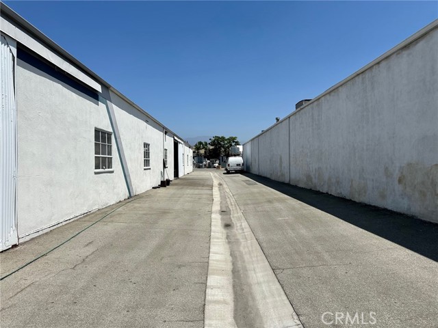 9733 Klingerman Street, South El Monte, California 91733, ,Commercial Lease,For Rent,9733 Klingerman Street,CRWS24132975