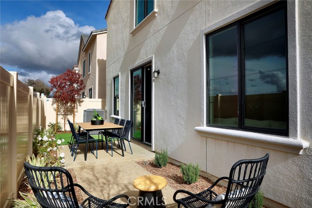 Detail Gallery Image 4 of 12 For 13404 Limestone Dr, Yucaipa,  CA 92399 - 3 Beds | 2/1 Baths