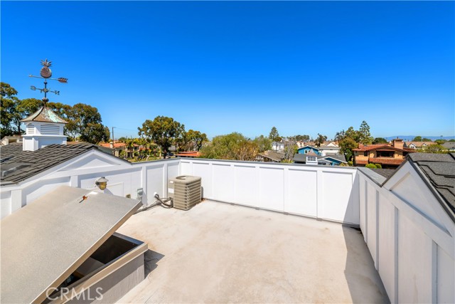 2905 Broad St, Newport Beach CA: https://media.crmls.org/medias/da8dc3b3-a808-4229-9bda-bb46f9136688.jpg