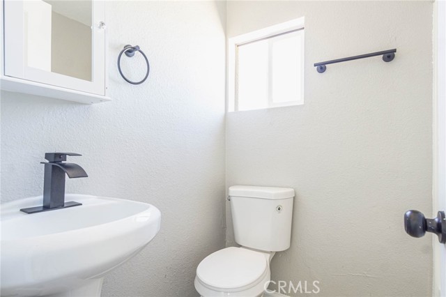 35277 Walnut Street, Barstow CA: https://media.crmls.org/medias/da8df366-3cfc-4489-843f-5cce7744811a.jpg