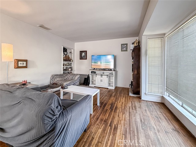 Detail Gallery Image 16 of 39 For 6223 Klump, North Hollywood,  CA 91606 - 2 Beds | 1 Baths
