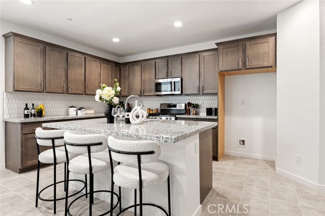 Detail Gallery Image 16 of 55 For 2972 E Calgary St, Ontario,  CA 91761 - 4 Beds | 3 Baths