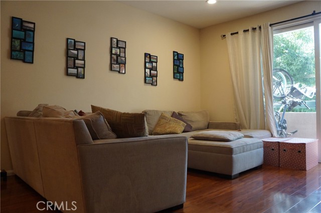 11225 Peach Grove Street, 202 photo 7