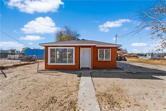 Detail Gallery Image 1 of 33 For 43331 Fairglen Rd, Lancaster,  CA 93535 - 3 Beds | 1 Baths