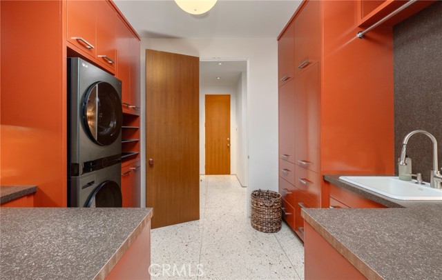 Detail Gallery Image 50 of 61 For 1112 Park St, Huntington Beach,  CA 92648 - 6 Beds | 6/2 Baths