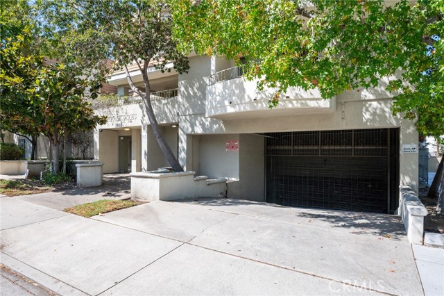 1401 N Greenbrier Road, Long Beach CA: https://media.crmls.org/medias/da908221-51ee-4e56-9664-74d0a307ad7c.jpg