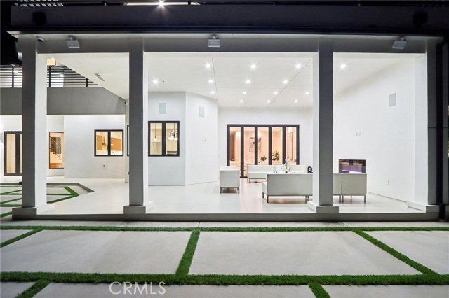 Detail Gallery Image 64 of 75 For 10511 Mary Bell Ave, Shadow Hills,  CA 91040 - 5 Beds | 5/1 Baths