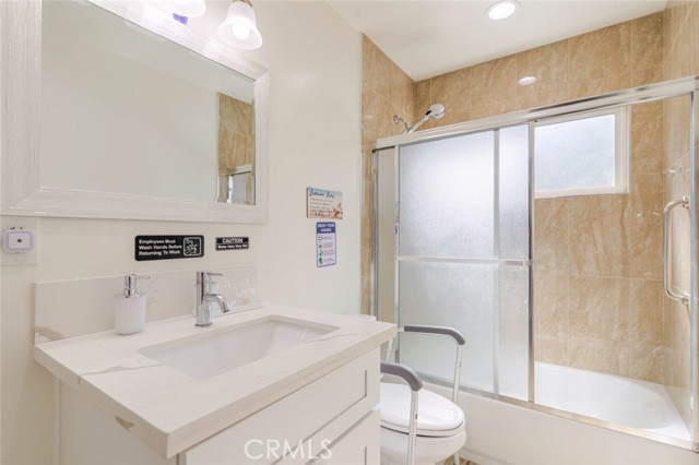 7315 Jamieson Avenue, Reseda CA: https://media.crmls.org/medias/da91265d-14b1-4fce-99b0-bbd3919c2bb9.jpg