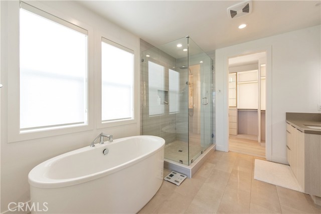 Detail Gallery Image 12 of 33 For 171 Hollyleaf, Lake Forest,  CA 92630 - 5 Beds | 5 Baths