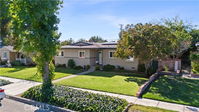 Detail Gallery Image 3 of 49 For 855 N 3rd, Upland,  CA 91786 - 3 Beds | 2 Baths