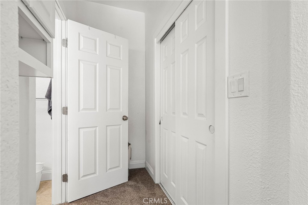 https://media.crmls.org/medias/da917717-c3c2-445e-ae2a-485bb46d4851.jpg?preset=X-Large