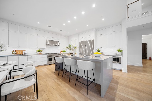 101 Lustro, Irvine CA: https://media.crmls.org/medias/da919ef5-bb9a-431e-bb4d-6628c8a59d35.jpg