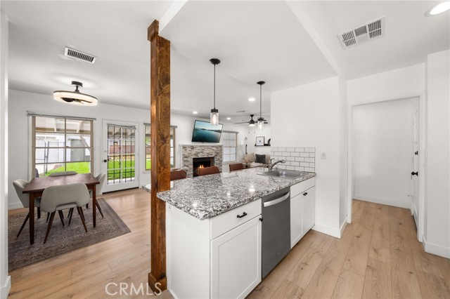 1326 Clock Avenue, Redlands CA: https://media.crmls.org/medias/da92159e-0c8a-4de5-a1f6-90509ed2a601.jpg