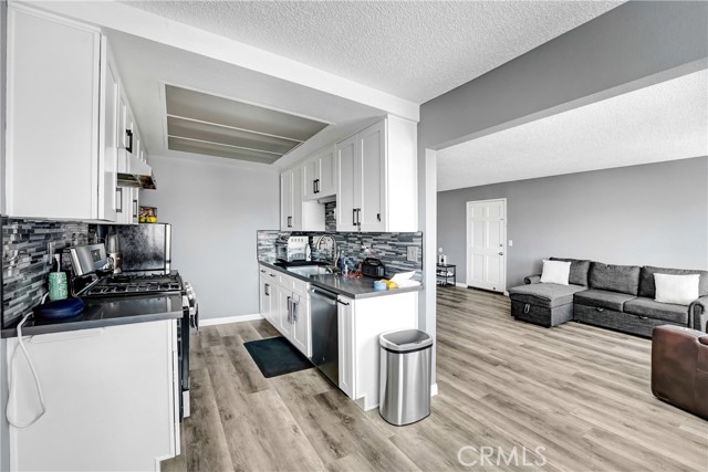 8020 Langdon Avenue, Van Nuys CA: https://media.crmls.org/medias/da925ed7-109b-46f7-a7ae-bc8557c6bfa1.jpg