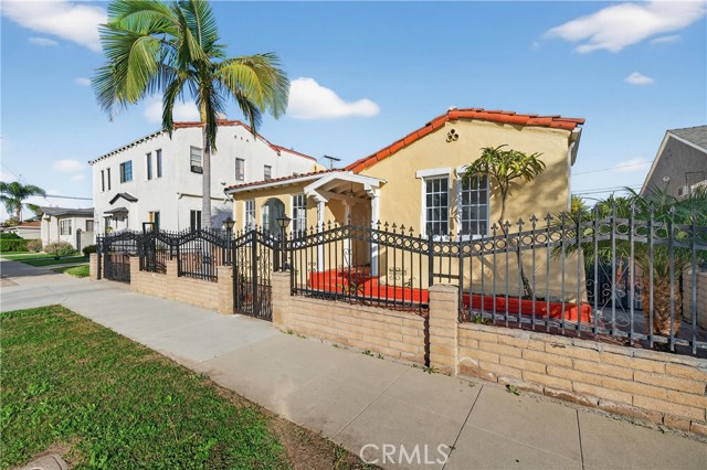 Detail Gallery Image 4 of 34 For 2232 Northside, Montebello,  CA 90640 - 2 Beds | 1/1 Baths