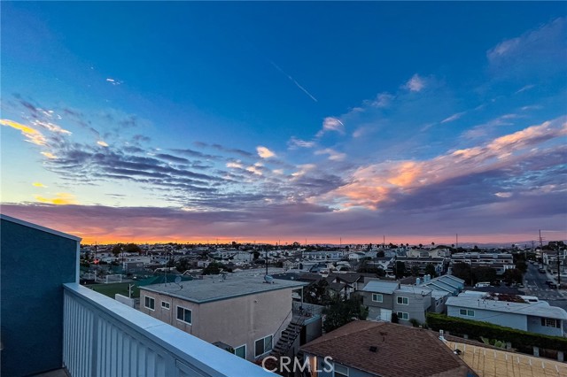 1607 Blossom Lane, Redondo Beach, California 90278, 3 Bedrooms Bedrooms, ,2 BathroomsBathrooms,Residential,Sold,Blossom,SB22024914