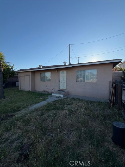 Detail Gallery Image 2 of 3 For 16445 Arrow Blvd, Fontana,  CA 92335 - 2 Beds | 1 Baths