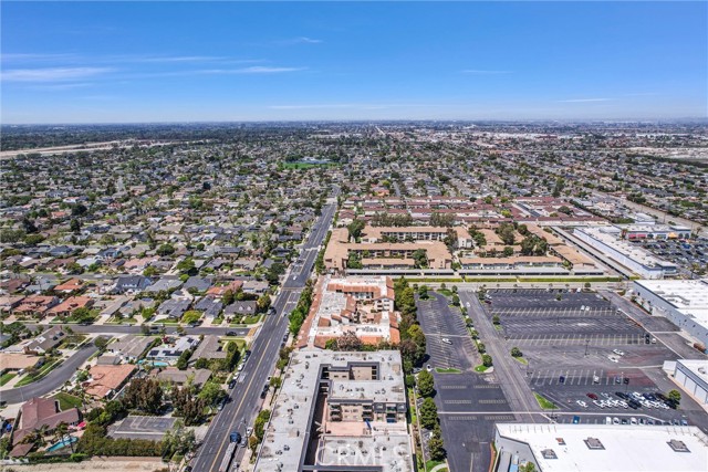 12400 Montecito Road, Seal Beach CA: https://media.crmls.org/medias/da938c01-a29e-4f8c-9ab2-e25924178046.jpg