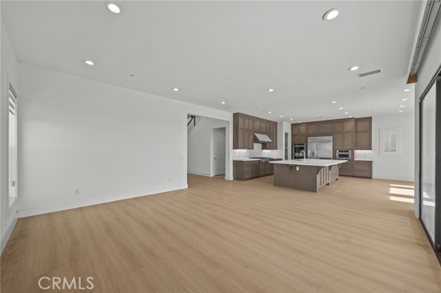 Detail Gallery Image 10 of 59 For 20638 W Deer Grass Ct Ct, Porter Ranch,  CA 91326 - 5 Beds | 5/1 Baths